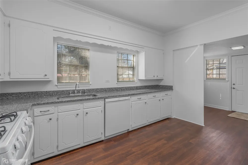 101 Walnut Street Vivian, LA 71082