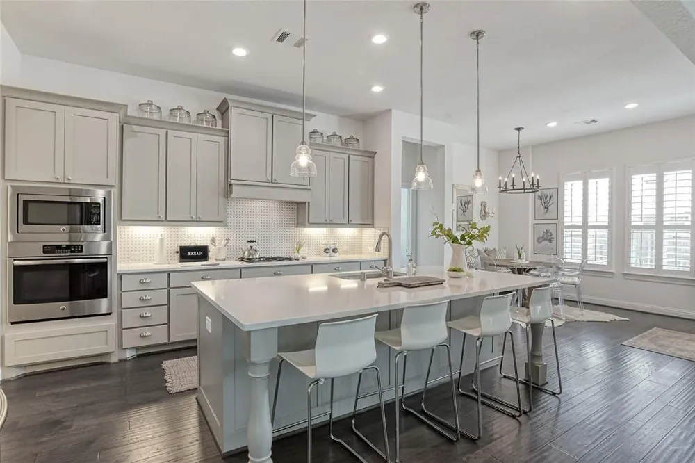 8910 Vineyard Valley Court