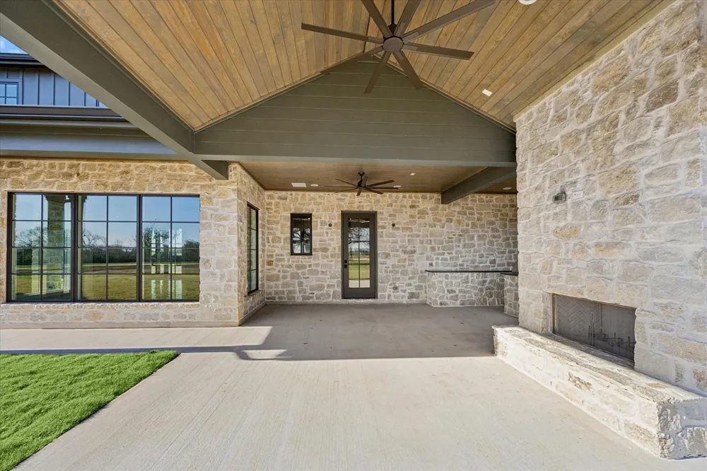 5989 Brazos Bow Way Washington, TX 77880