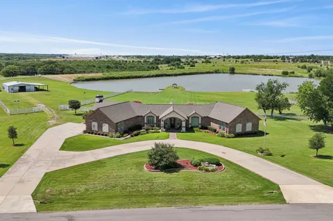 6800 Eastview Drive