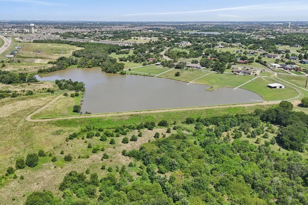 6800 Eastview Drive Sachse, TX 75048
