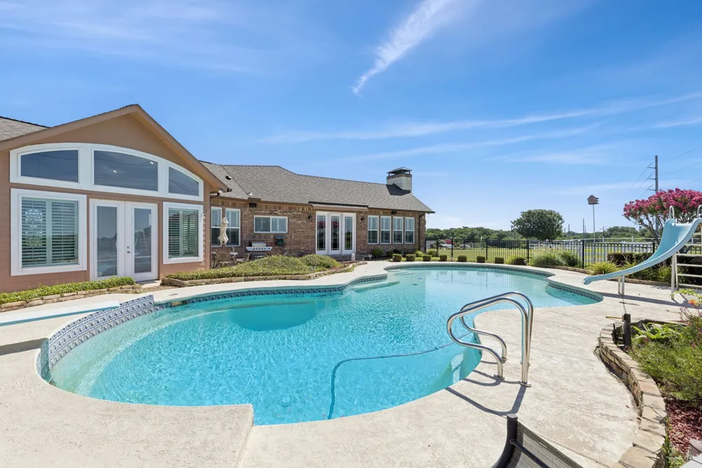 6800 Eastview Drive Sachse, TX 75048