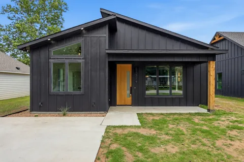 314 W Cobb Street