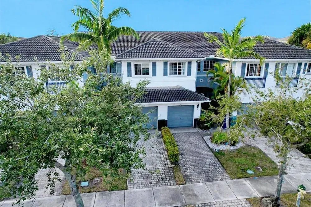 1421 NW 34th Way #1421