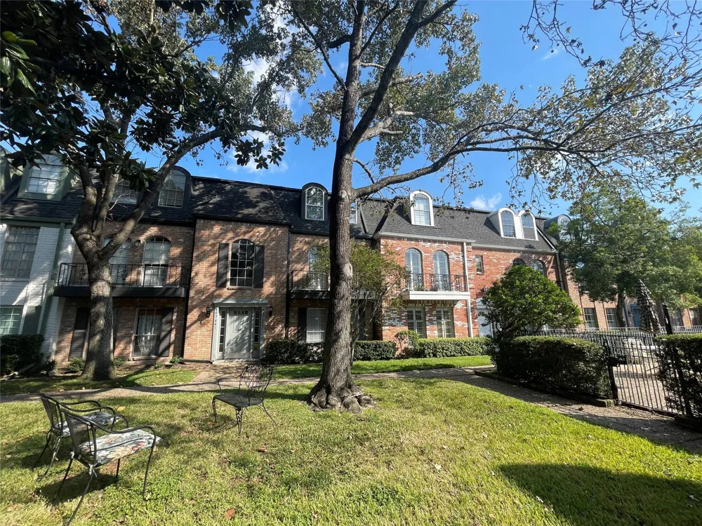 443 Post Oak Lane #443