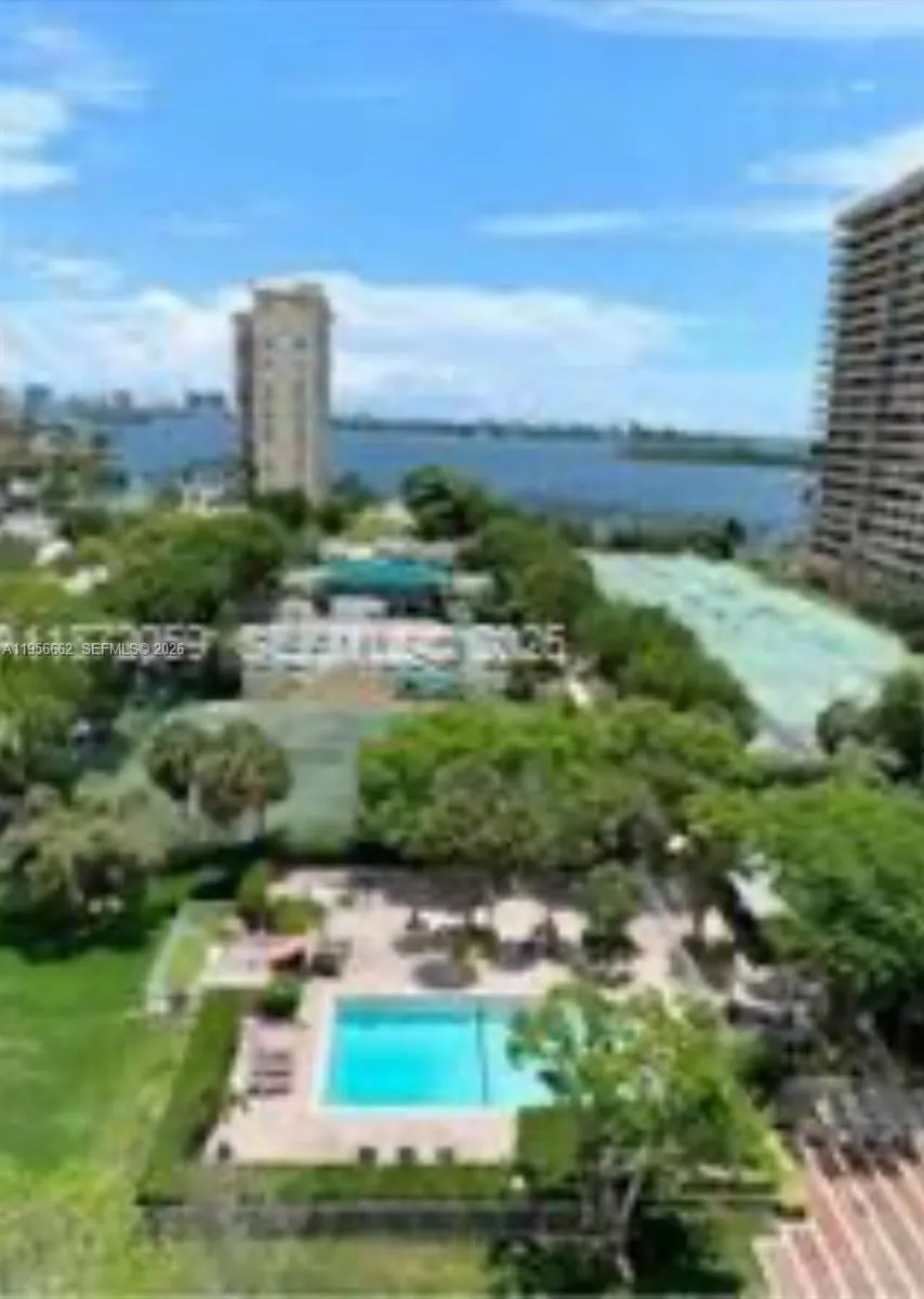 11111 Biscayne Blvd #4D Miami, FL 33181