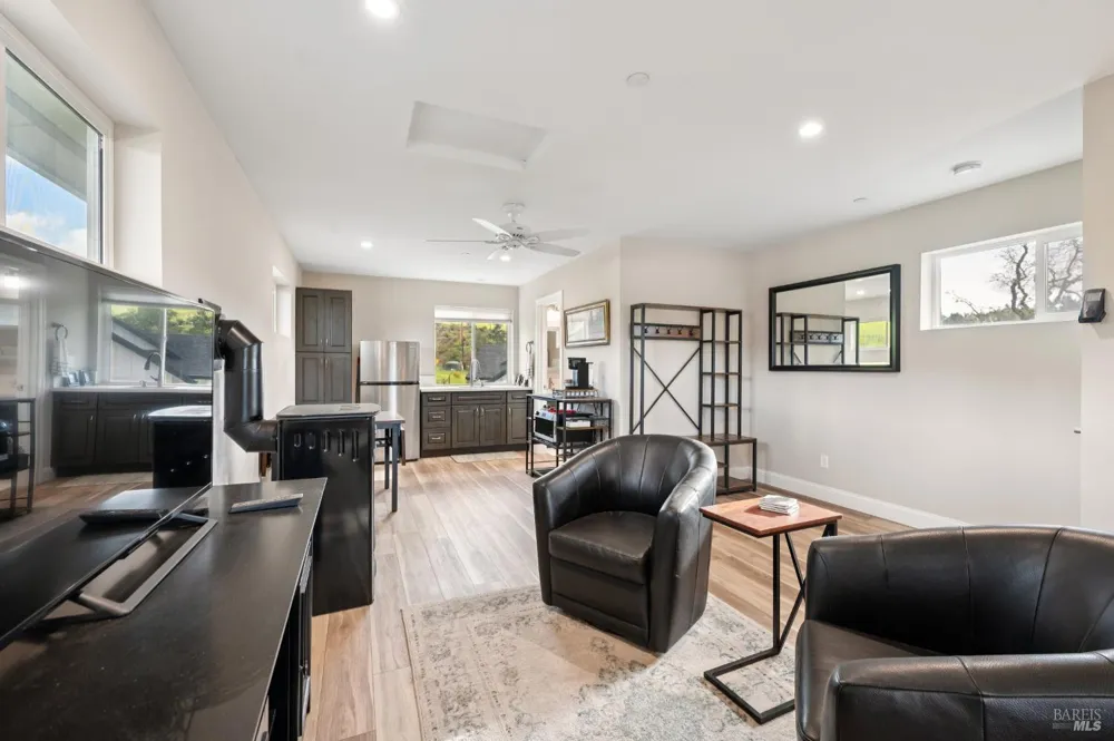 1840 Riebli Road Santa Rosa, CA 95404