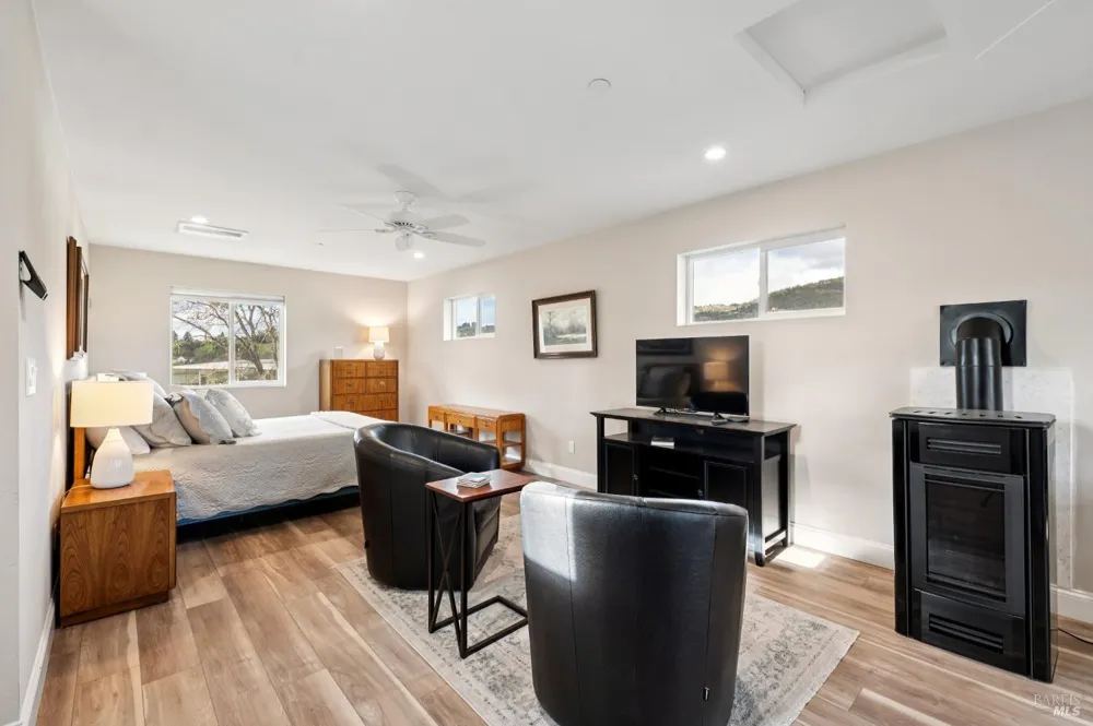 1840 Riebli Road Santa Rosa, CA 95404
