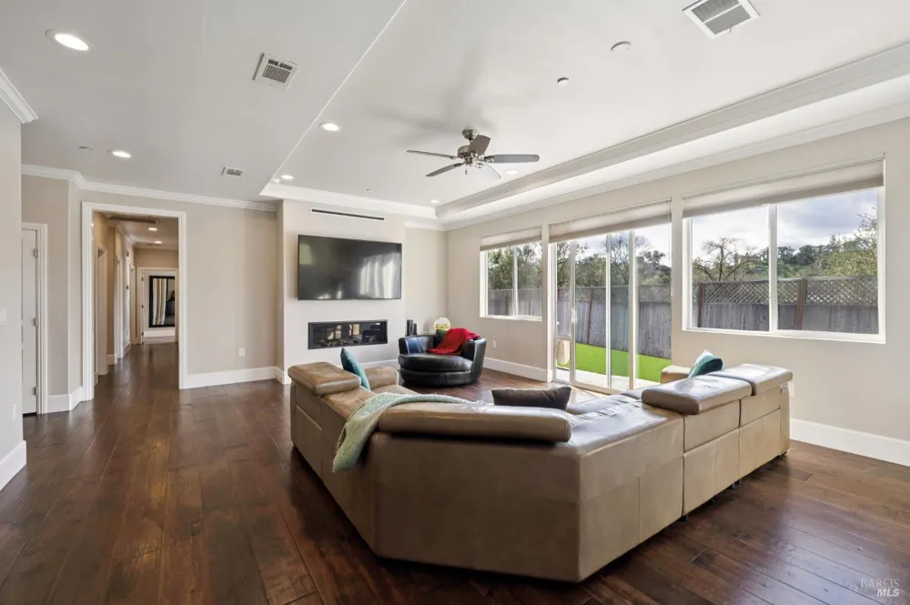 1840 Riebli Road Santa Rosa, CA 95404