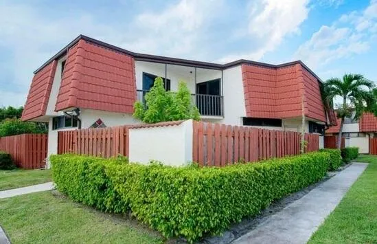 3861 Victoria Drive #3861