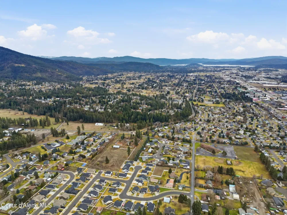 858 E Maple Place Hayden, ID 83835