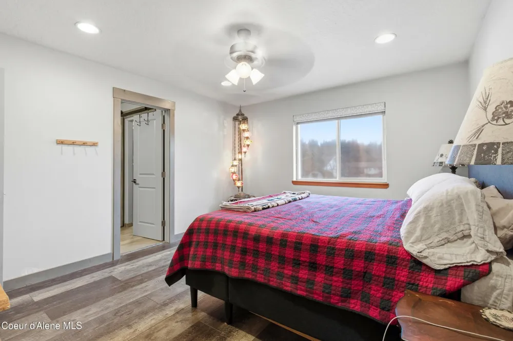 858 E Maple Place Hayden, ID 83835
