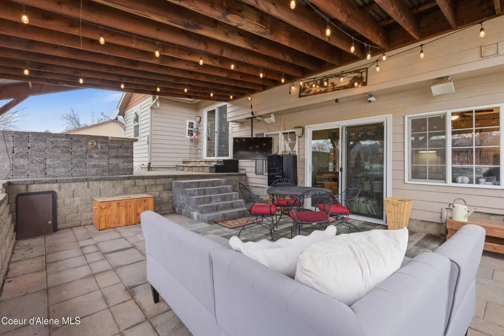 858 E Maple Place Hayden, ID 83835