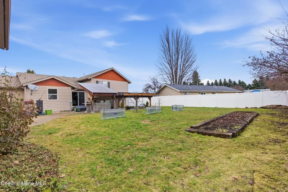 858 E Maple Place Hayden, ID 83835