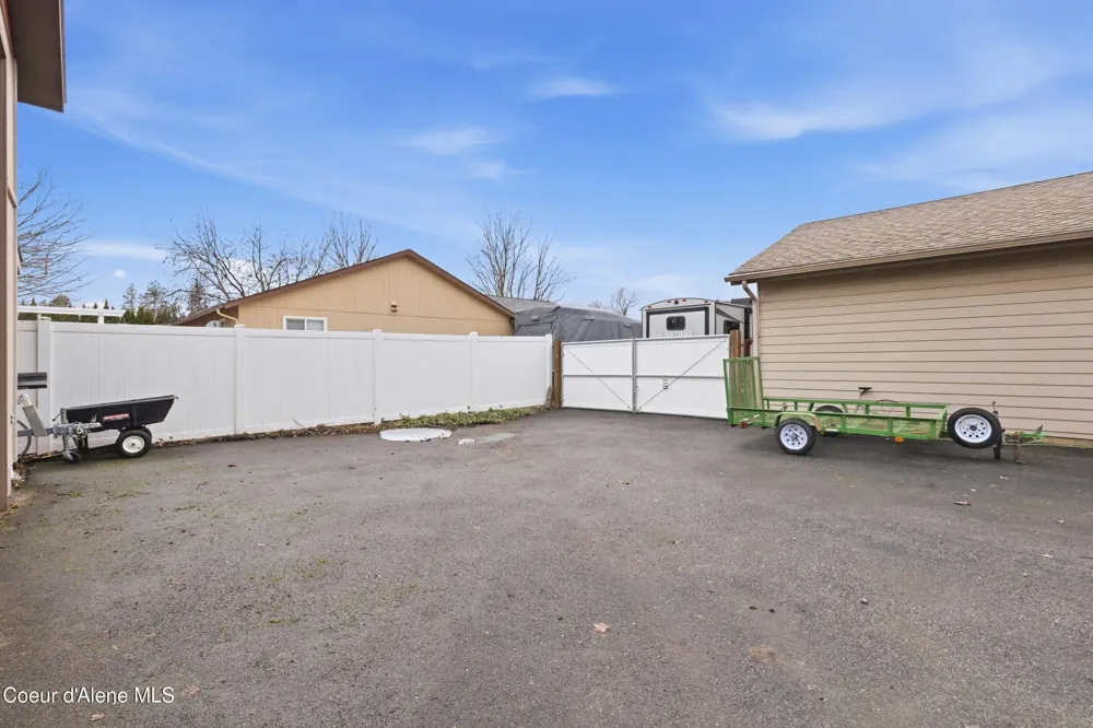 858 E Maple Place Hayden, ID 83835