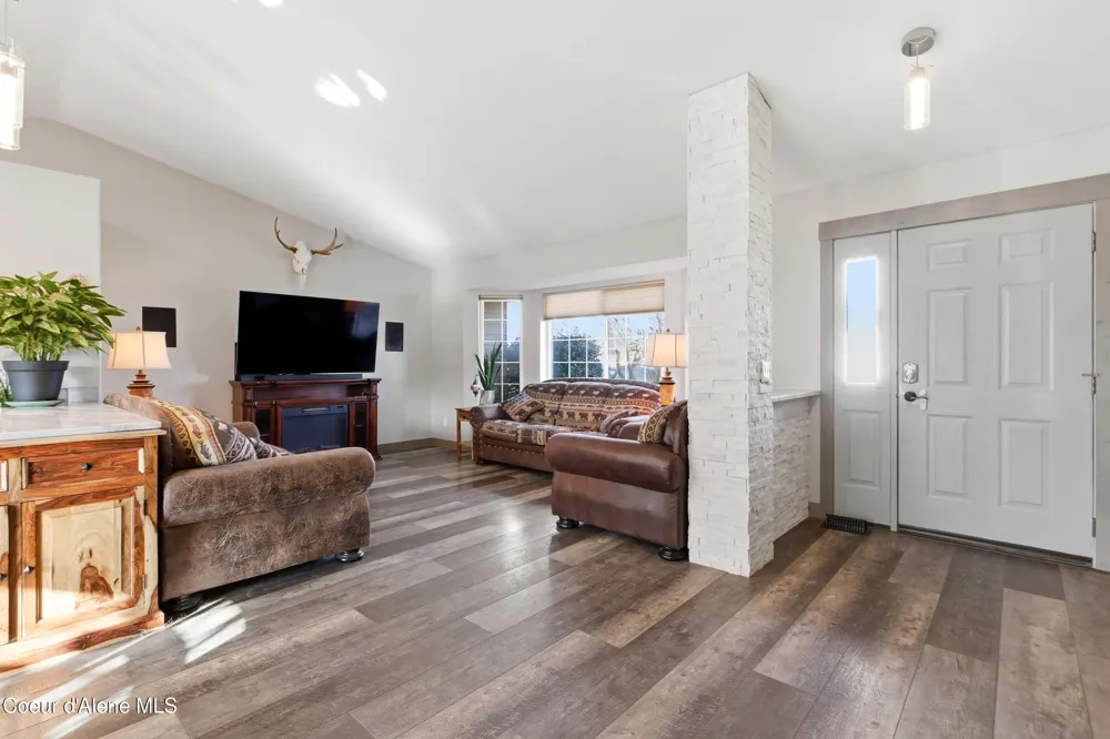 858 E Maple Place Hayden, ID 83835