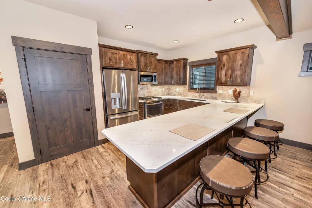 96 Palouse Drive Nordman, ID 83848
