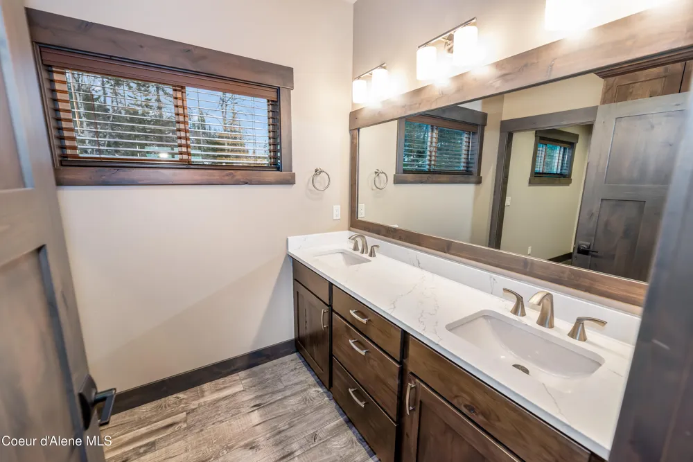 96 Palouse Drive Nordman, ID 83848