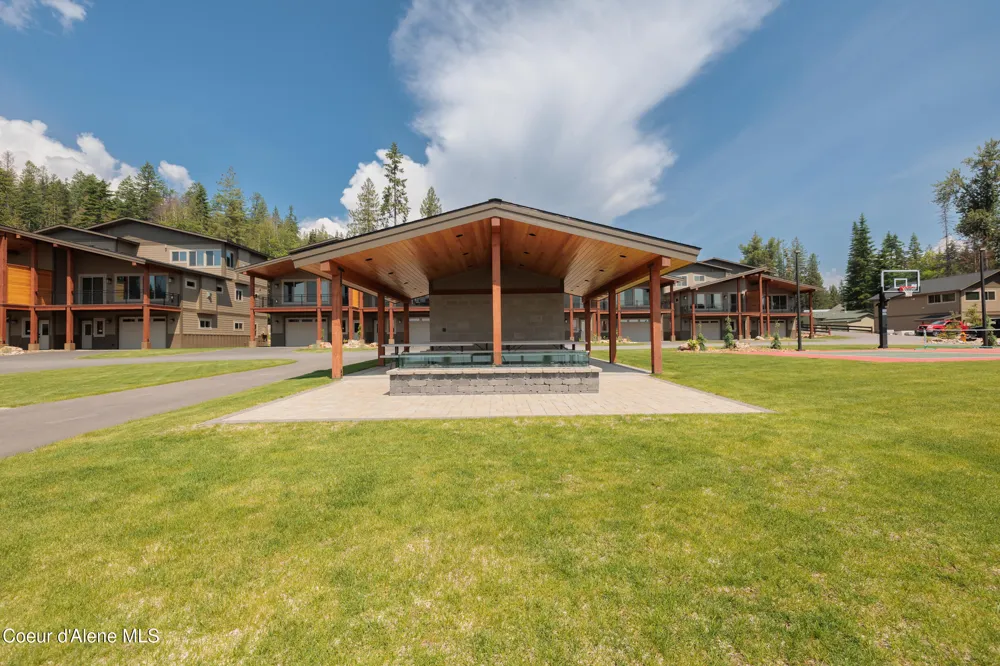 96 Palouse Drive Nordman, ID 83848