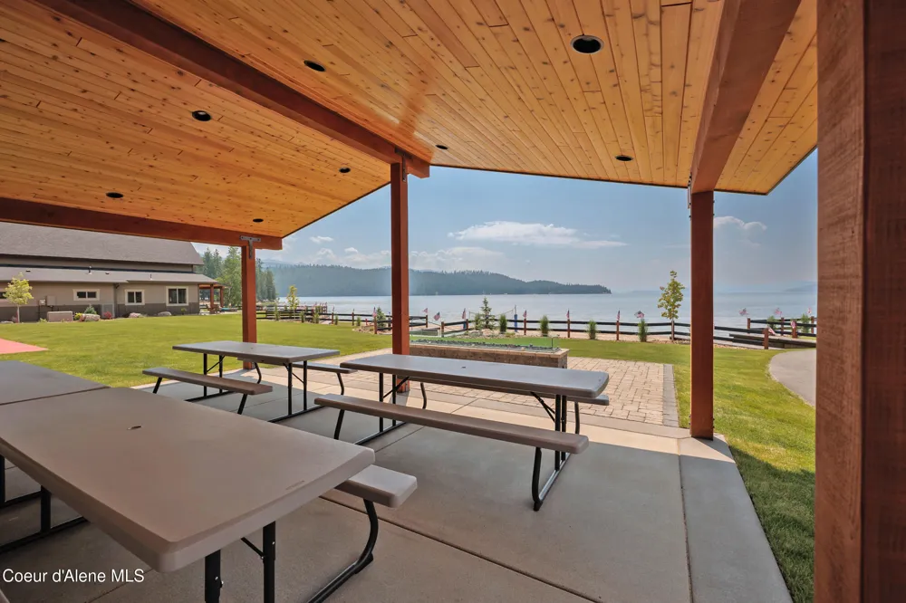 96 Palouse Drive Nordman, ID 83848