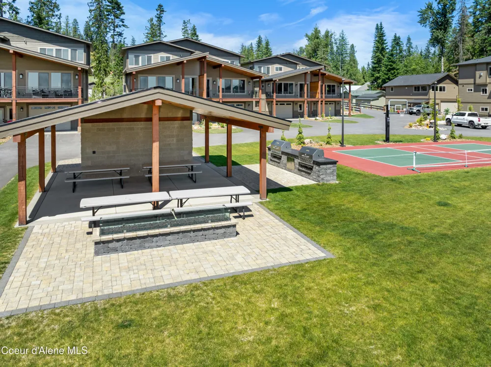 96 Palouse Drive Nordman, ID 83848
