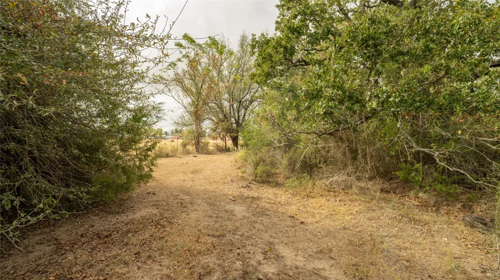2054 County Road 334 Rockdale, TX 76567