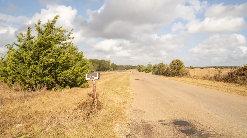 2054 County Road 334 Rockdale, TX 76567