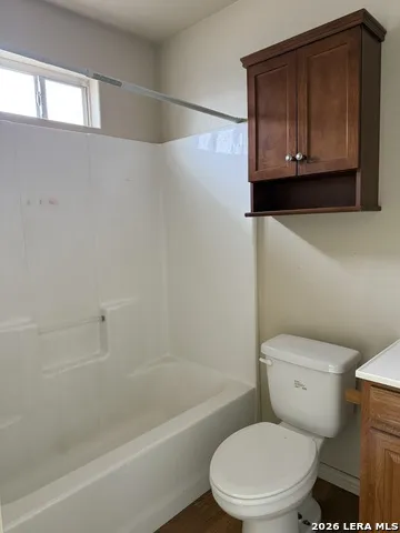 310 S Hermann Ave Three Rivers, TX 78071