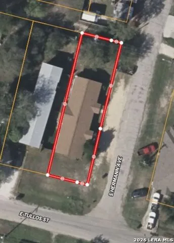 310 S Hermann Ave Three Rivers, TX 78071