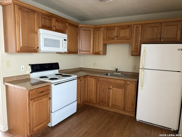 310 S Hermann Ave Three Rivers, TX 78071
