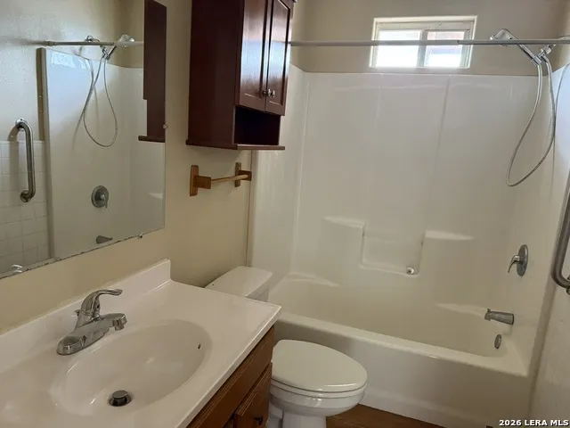 310 S Hermann Ave Three Rivers, TX 78071