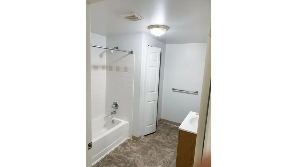 421 W Water St Flint, MI 48503