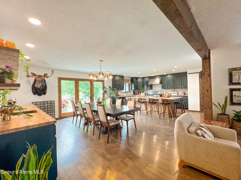 9481 Chateaux Drive Hayden, ID 83835