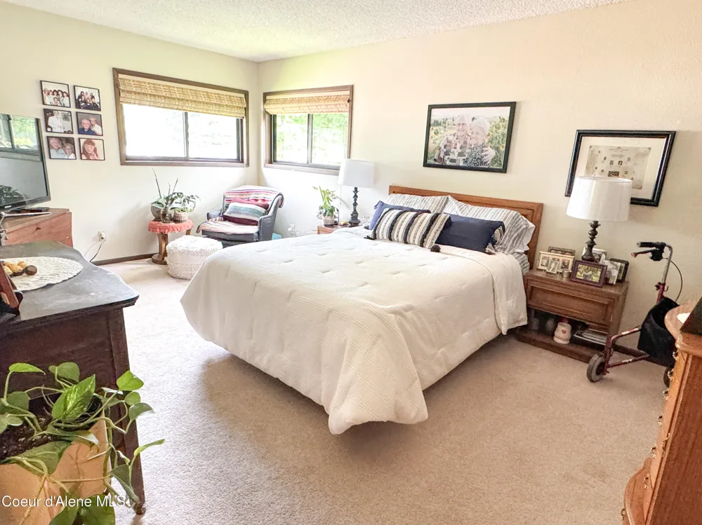 9481 Chateaux Drive Hayden, ID 83835