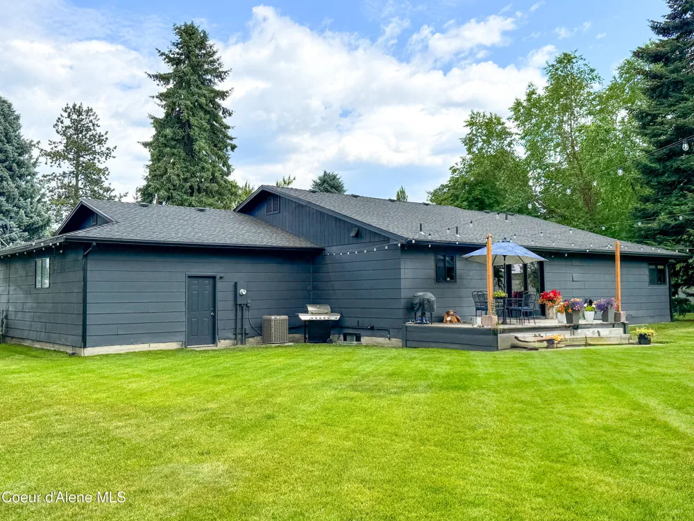 9481 Chateaux Drive Hayden, ID 83835