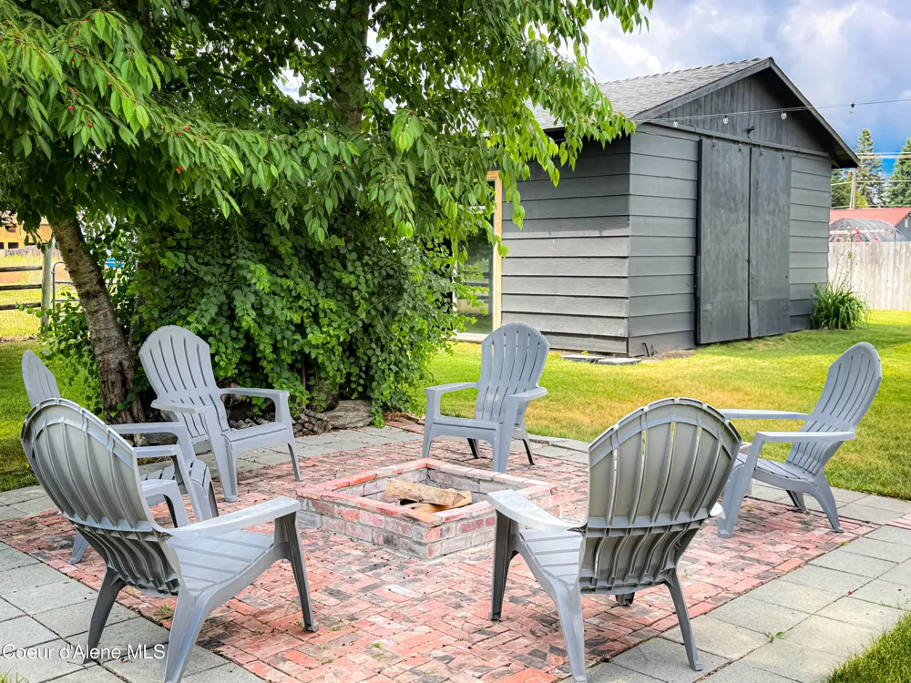 9481 Chateaux Drive Hayden, ID 83835