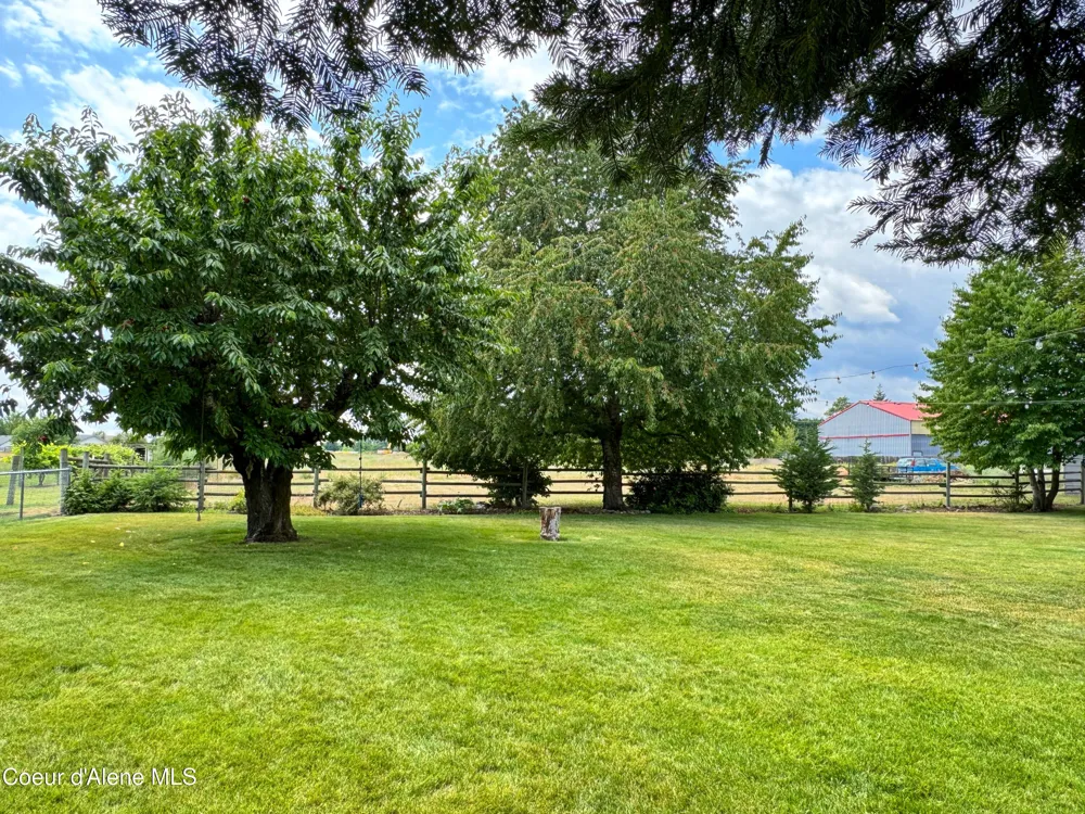 9481 Chateaux Drive Hayden, ID 83835