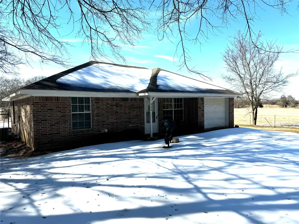 205 County Road 1135 Ravenna, TX 75476