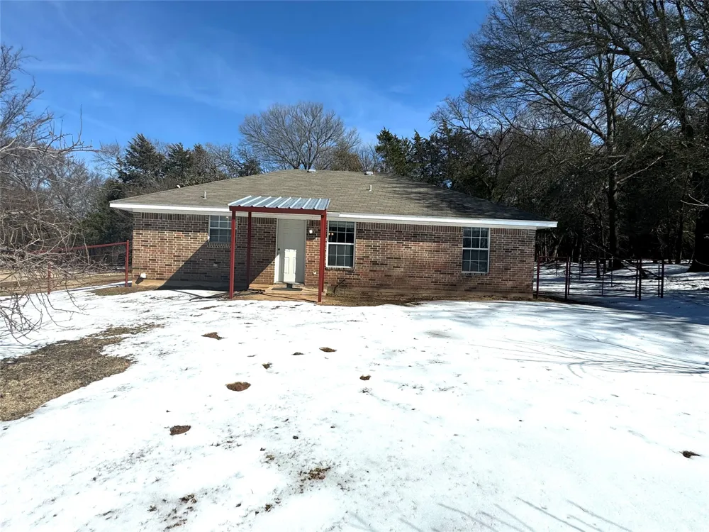 205 County Road 1135 Ravenna, TX 75476