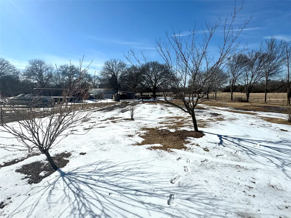 205 County Road 1135 Ravenna, TX 75476