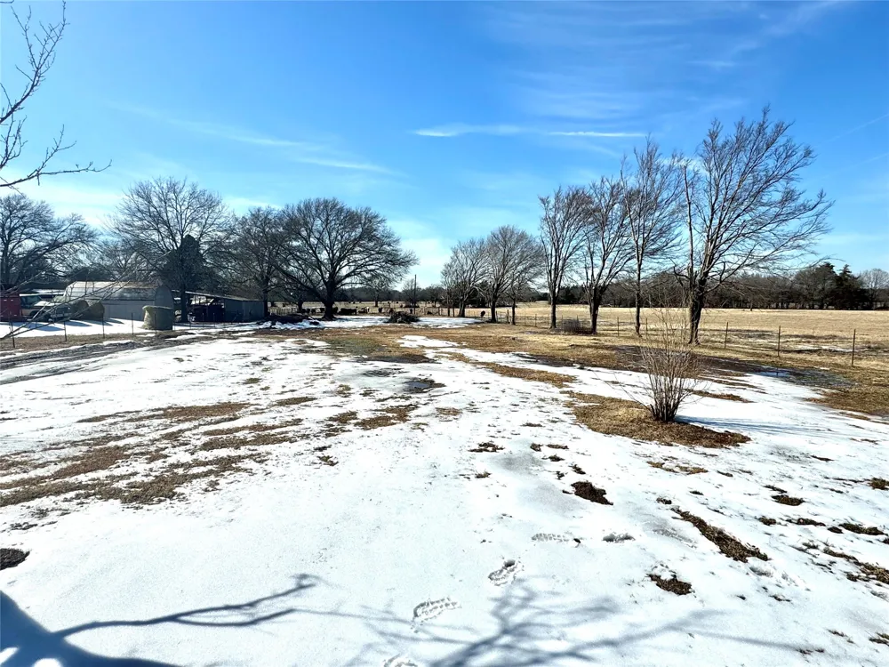 205 County Road 1135 Ravenna, TX 75476