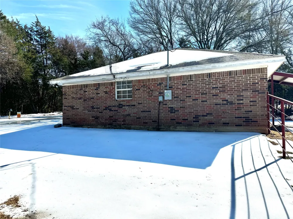205 County Road 1135 Ravenna, TX 75476