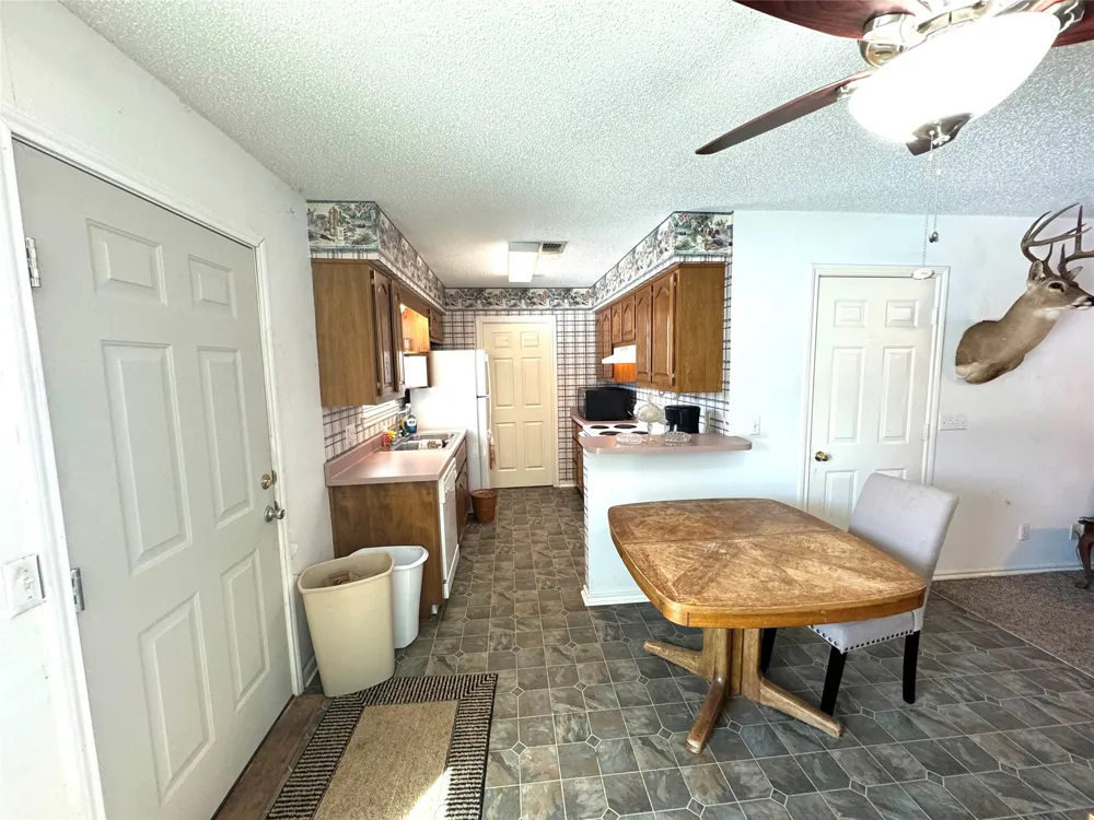 205 County Road 1135 Ravenna, TX 75476