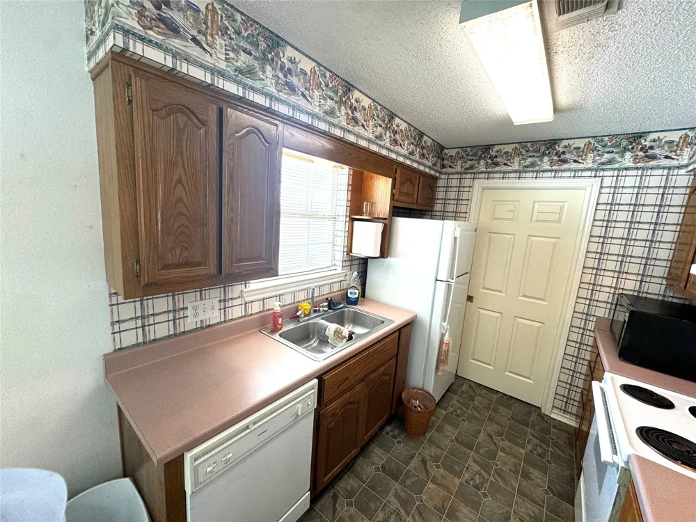 205 County Road 1135 Ravenna, TX 75476