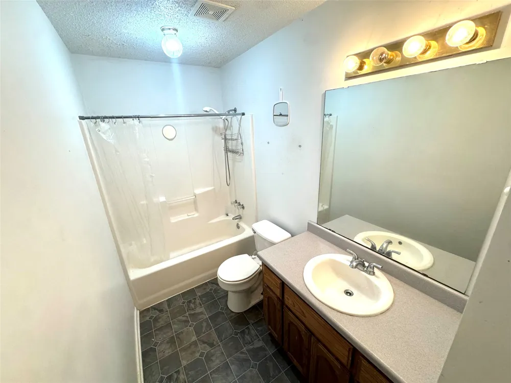 205 County Road 1135 Ravenna, TX 75476