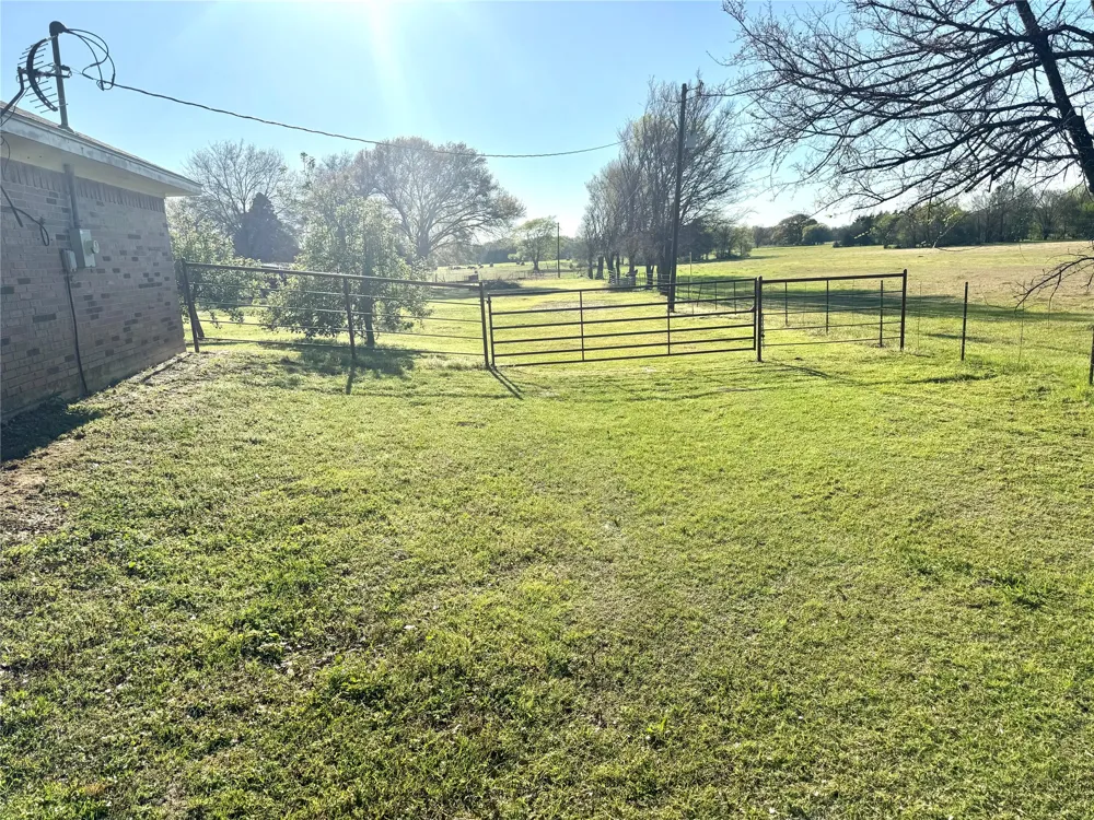 205 County Road 1135 Ravenna, TX 75476