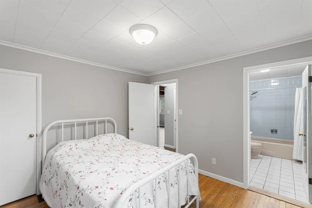 8616 Cedar Run Road Long Lake Township, MI 49684