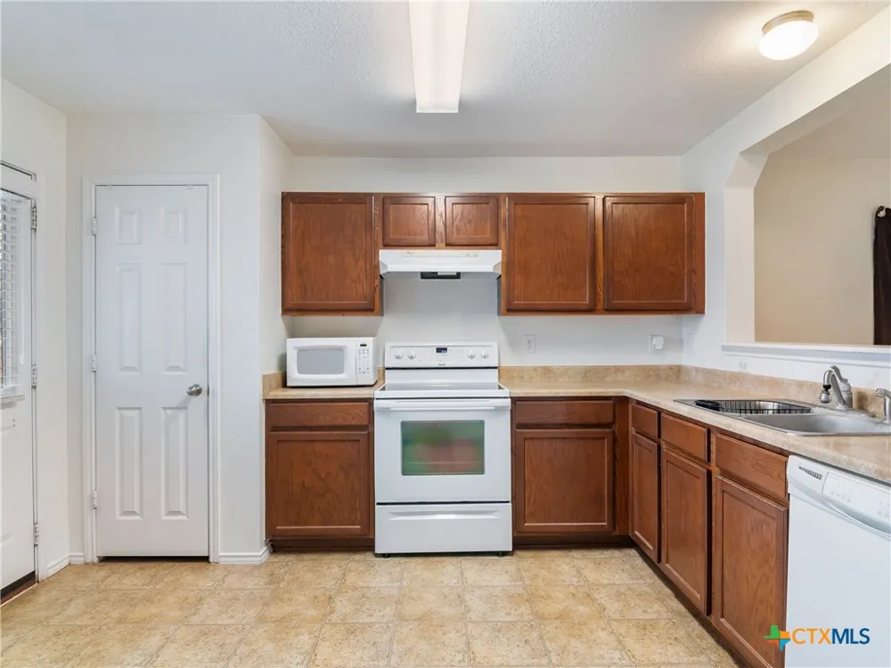 244 Cactus Patch Selma, TX 78154