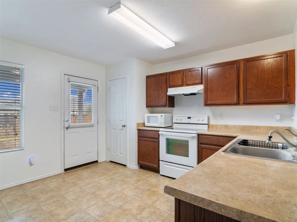 244 Cactus Patch Selma, TX 78154