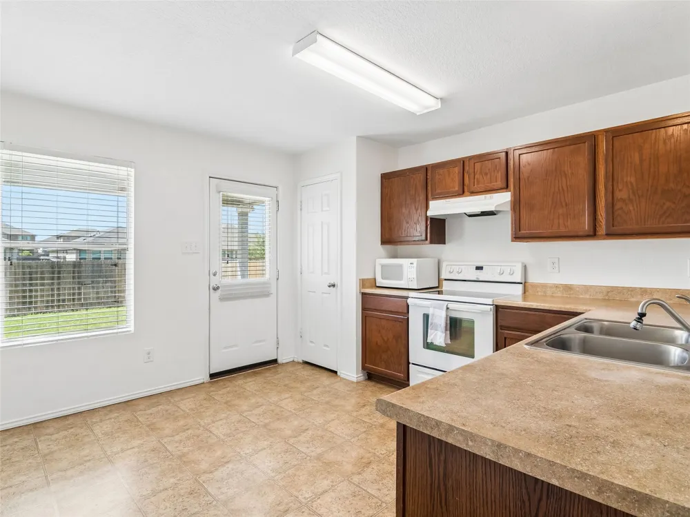 244 Cactus Patch Selma, TX 78154